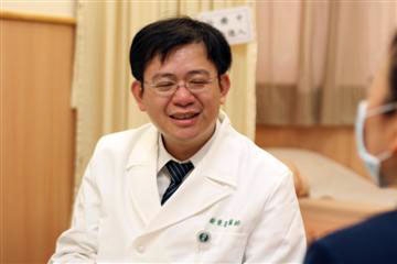 台中慈院<br/>泌尿科<br/>謝登富 醫師